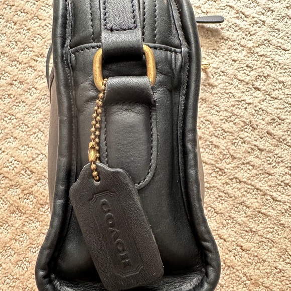 Vintage 90s Coach Metropolis Zip 9087 Black Leather Top - Picture 6 of 10